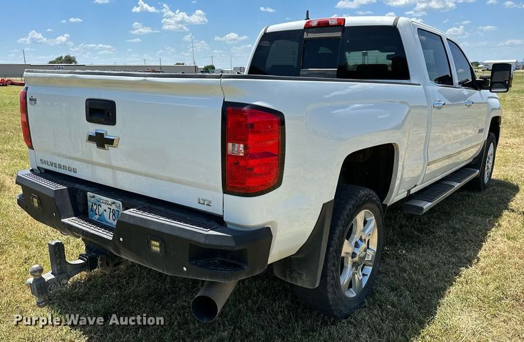 image for item DP3171 2019 Chevrolet  Silverado 2500HD  Crew Cab pickup truck