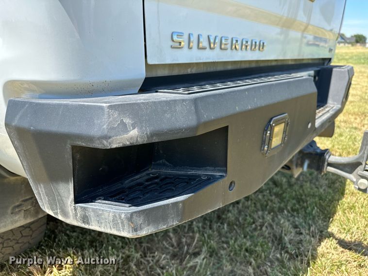 image for item DP3171 2019 Chevrolet  Silverado 2500HD  Crew Cab pickup truck