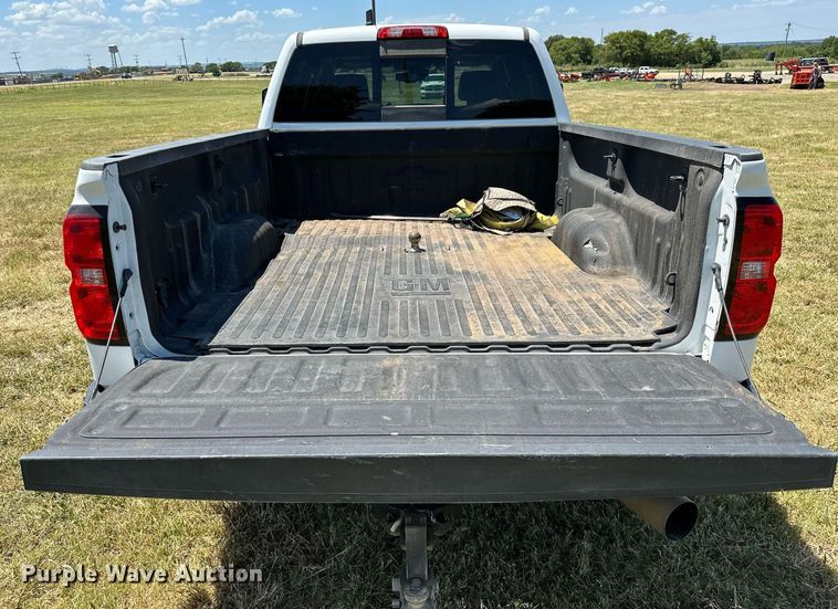 image for item DP3171 2019 Chevrolet  Silverado 2500HD  Crew Cab pickup truck