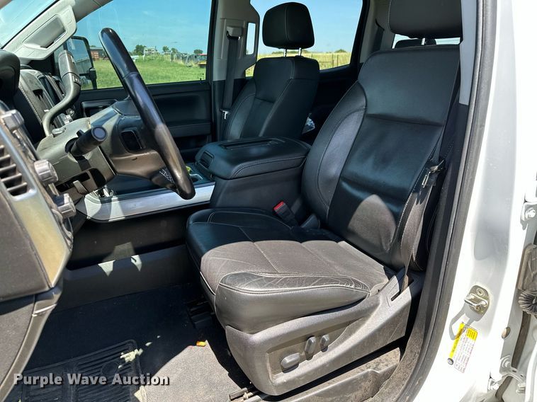 image for item DP3171 2019 Chevrolet  Silverado 2500HD  Crew Cab pickup truck