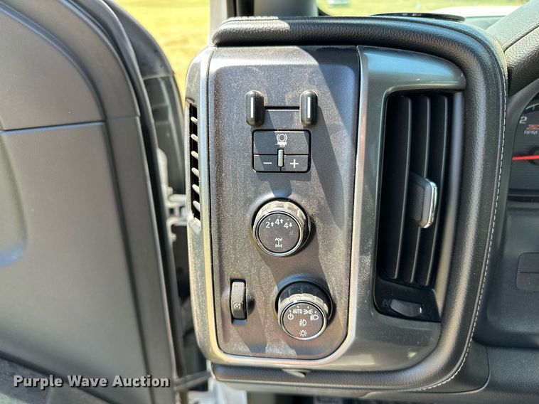 image for item DP3171 2019 Chevrolet  Silverado 2500HD  Crew Cab pickup truck