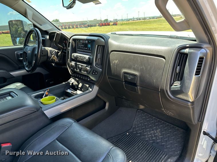 image for item DP3171 2019 Chevrolet  Silverado 2500HD  Crew Cab pickup truck