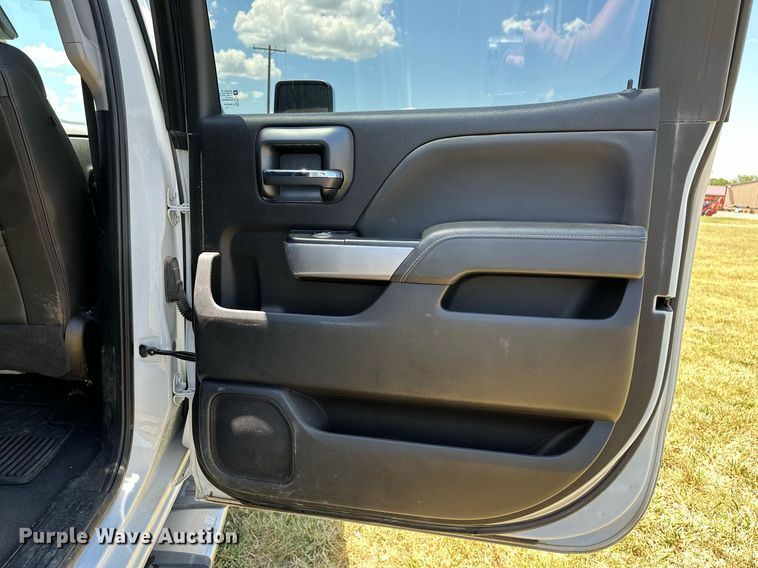 image for item DP3171 2019 Chevrolet  Silverado 2500HD  Crew Cab pickup truck