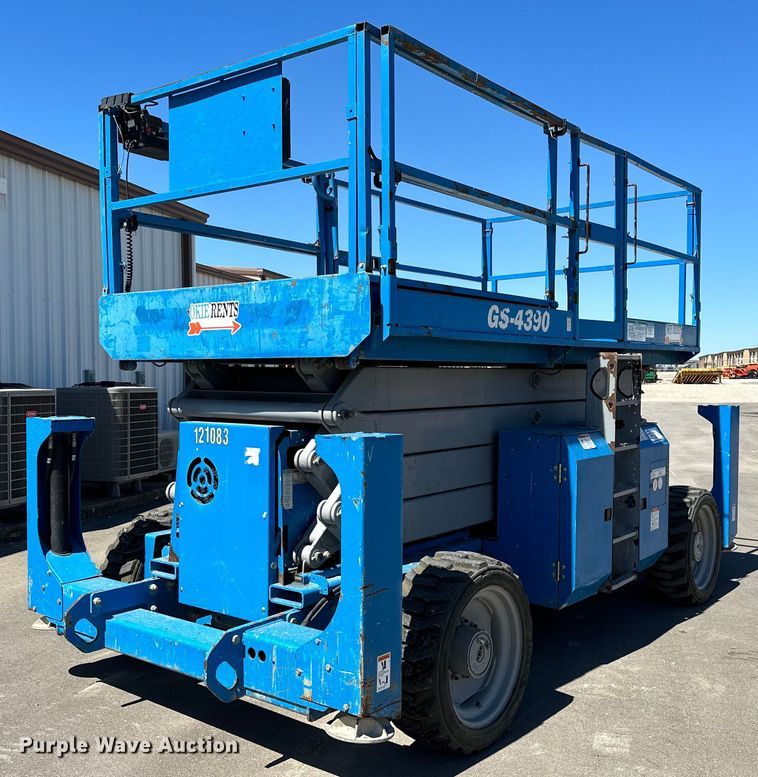 image for item DP3172 2013 Genie GS-4390  scissor lift