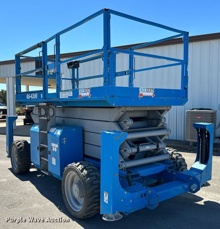 image for item DP3172 2013 Genie GS-4390  scissor lift