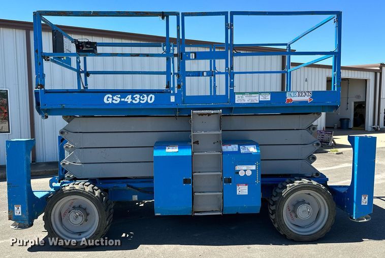image for item DP3172 2013 Genie GS-4390  scissor lift