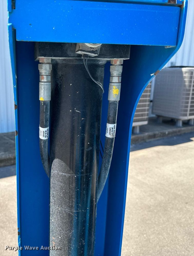 image for item DP3172 2013 Genie GS-4390  scissor lift