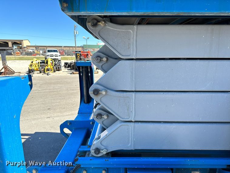 image for item DP3172 2013 Genie GS-4390  scissor lift