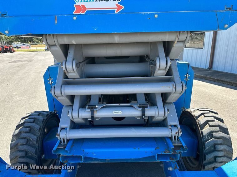 image for item DP3172 2013 Genie GS-4390  scissor lift