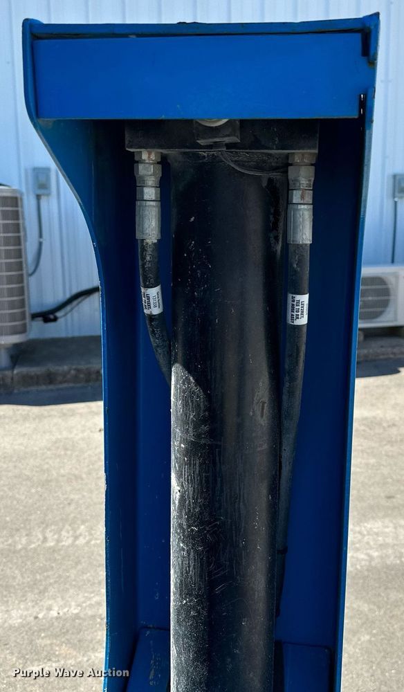 image for item DP3172 2013 Genie GS-4390  scissor lift