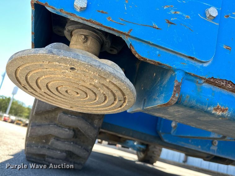 image for item DP3172 2013 Genie GS-4390  scissor lift