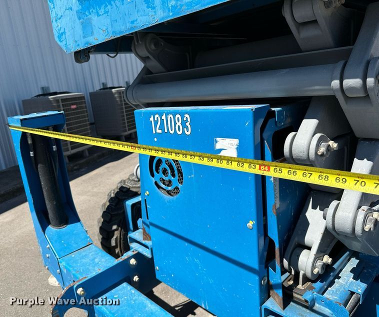 image for item DP3172 2013 Genie GS-4390  scissor lift