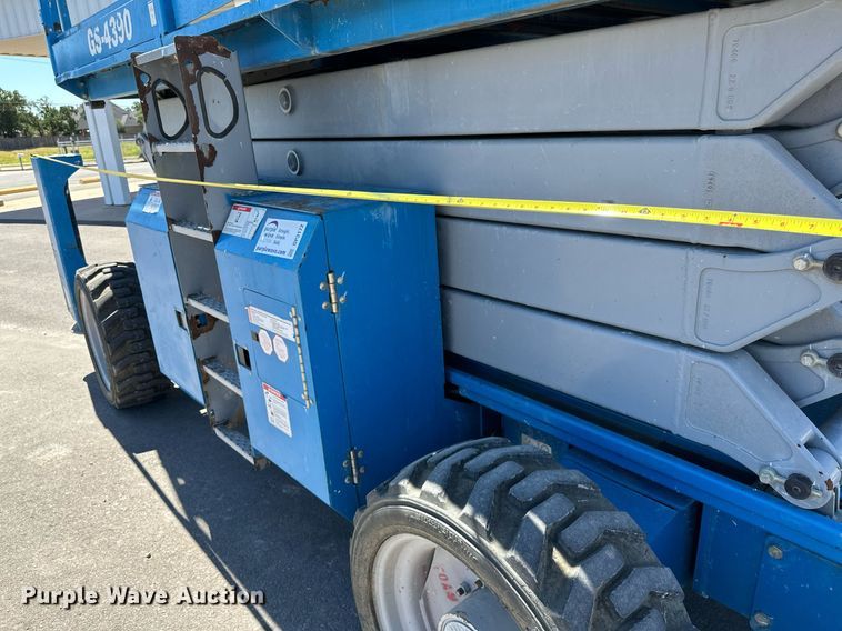 image for item DP3172 2013 Genie GS-4390  scissor lift