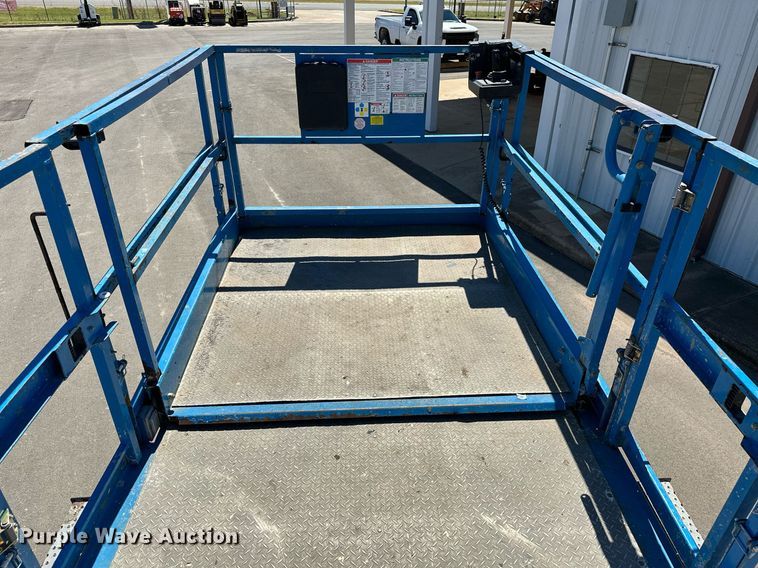 image for item DP3172 2013 Genie GS-4390  scissor lift
