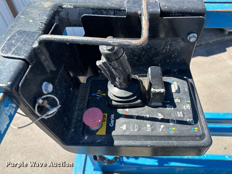 image for item DP3172 2013 Genie GS-4390  scissor lift
