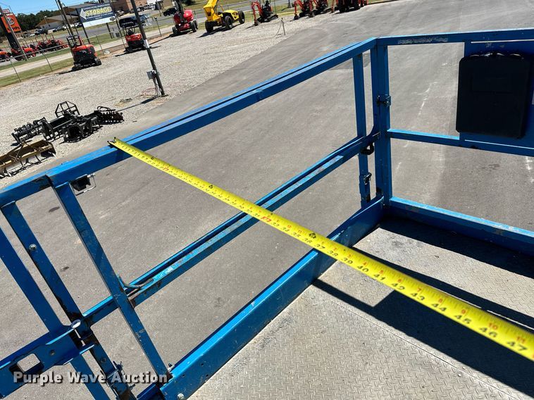 image for item DP3172 2013 Genie GS-4390  scissor lift