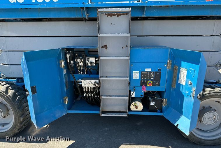 image for item DP3172 2013 Genie GS-4390  scissor lift