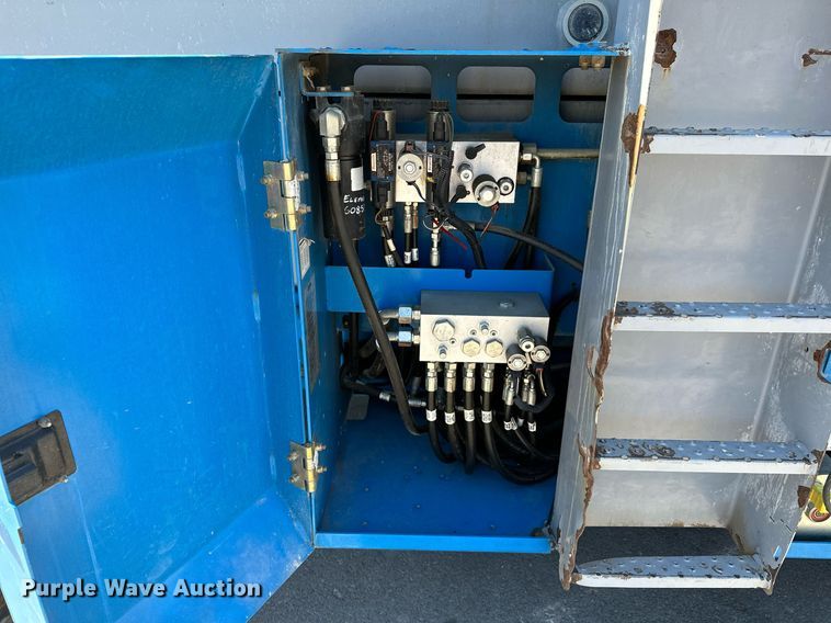 image for item DP3172 2013 Genie GS-4390  scissor lift