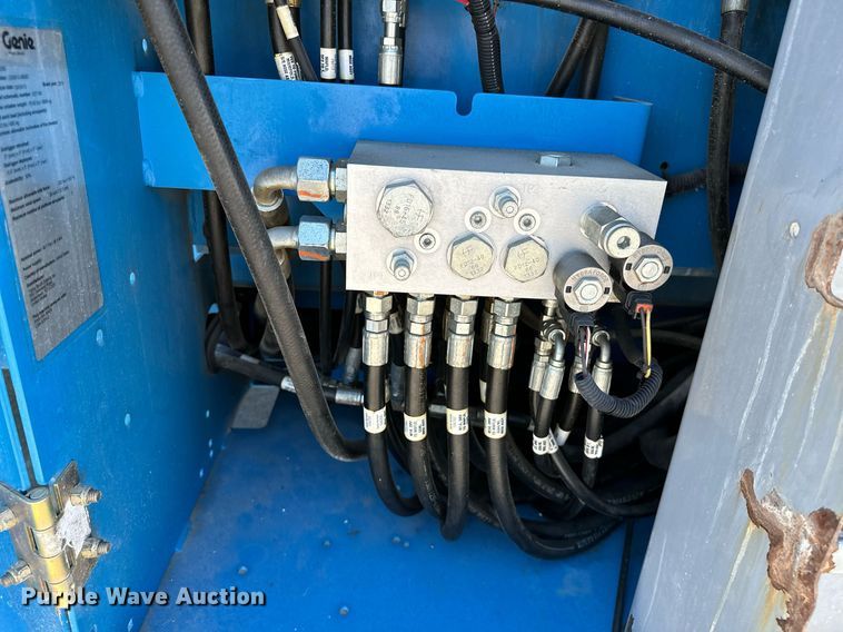 image for item DP3172 2013 Genie GS-4390  scissor lift