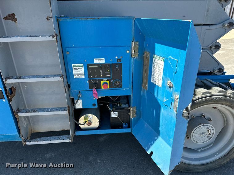 image for item DP3172 2013 Genie GS-4390  scissor lift