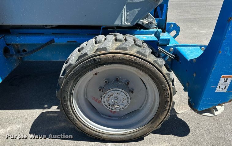 image for item DP3172 2013 Genie GS-4390  scissor lift