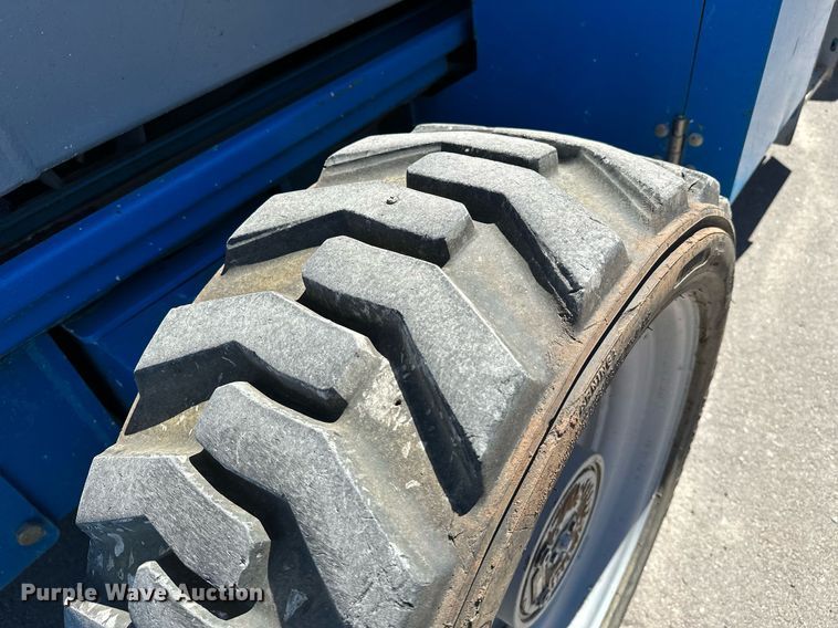 image for item DP3172 2013 Genie GS-4390  scissor lift