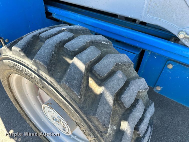 image for item DP3172 2013 Genie GS-4390  scissor lift