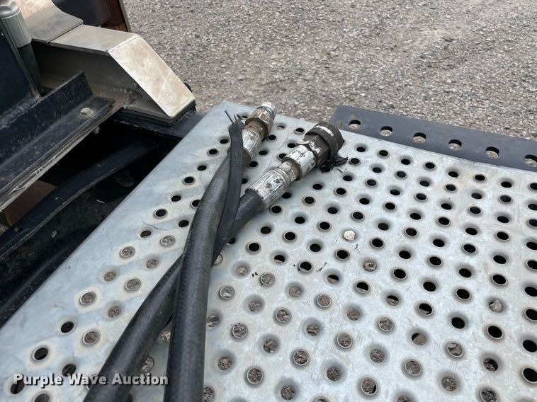 image for item NB9075 2013 International  DuraStar 4400 semi truck