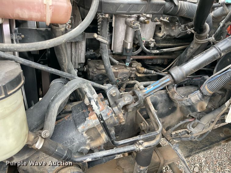 image for item NB9075 2013 International  DuraStar 4400 semi truck