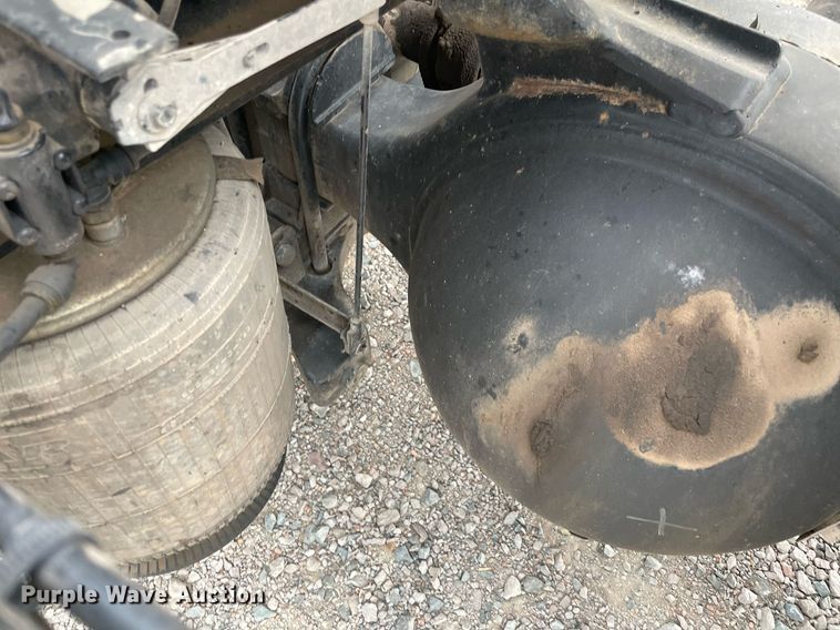 image for item NB9075 2013 International  DuraStar 4400 semi truck