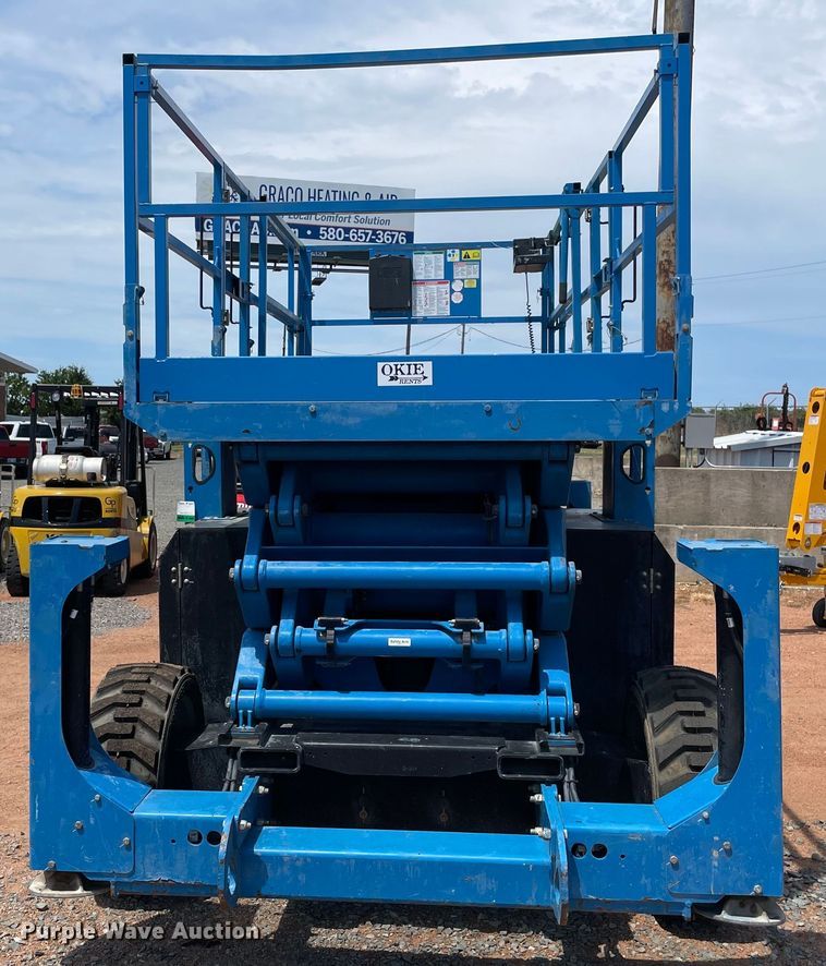 image for item NT9470 2014 Genie GS-4390 scissor lift