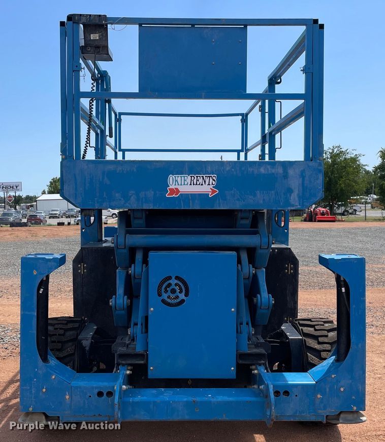 image for item NT9470 2014 Genie GS-4390 scissor lift