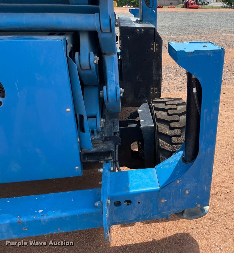 image for item NT9470 2014 Genie GS-4390 scissor lift