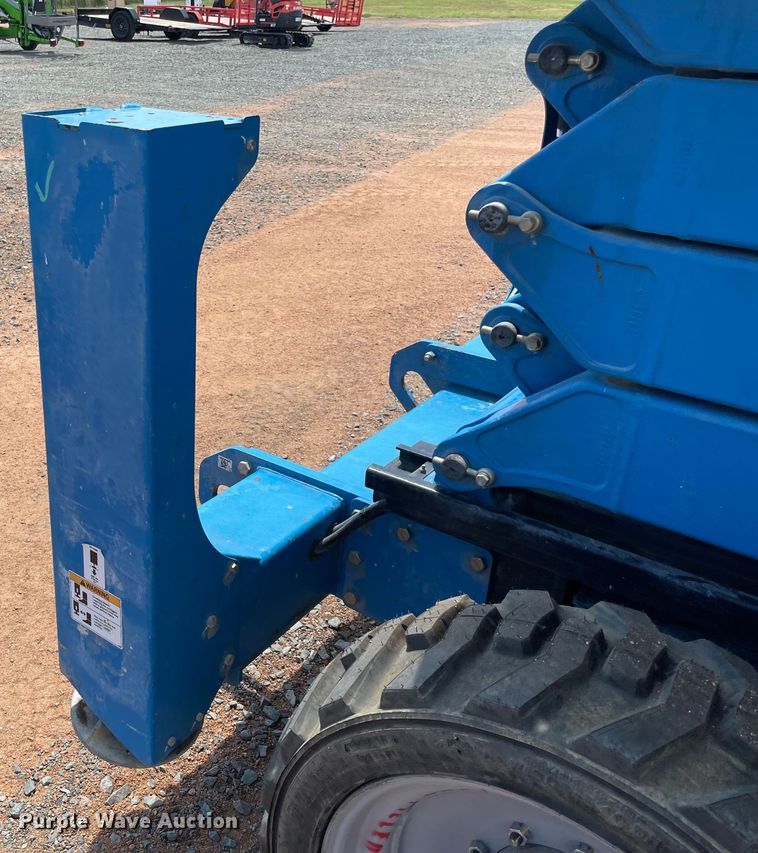 image for item NT9470 2014 Genie GS-4390 scissor lift