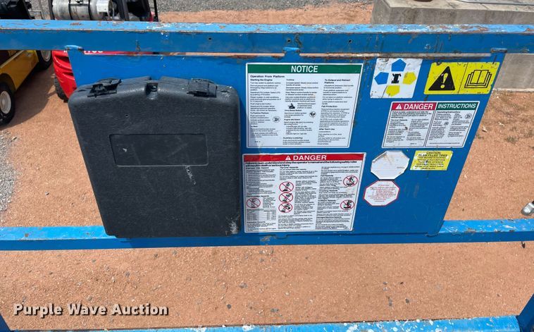 image for item NT9470 2014 Genie GS-4390 scissor lift