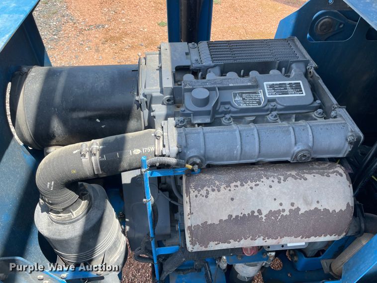 image for item NT9470 2014 Genie GS-4390 scissor lift