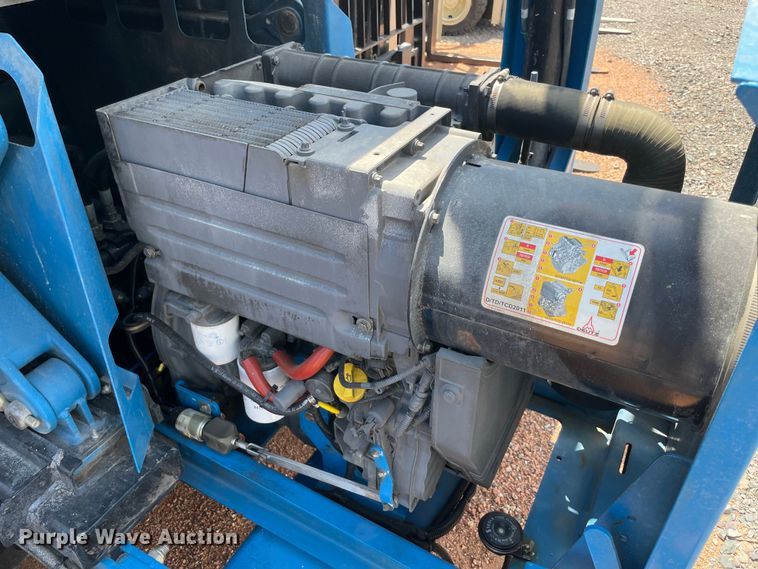 image for item NT9470 2014 Genie GS-4390 scissor lift