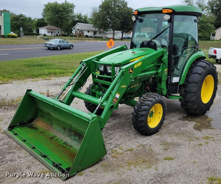 image for item DA7245 2018 John Deere 4052R  MFWD tractor