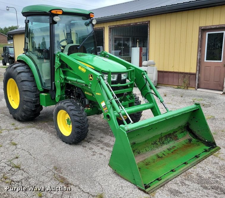 image for item DA7245 2018 John Deere 4052R  MFWD tractor
