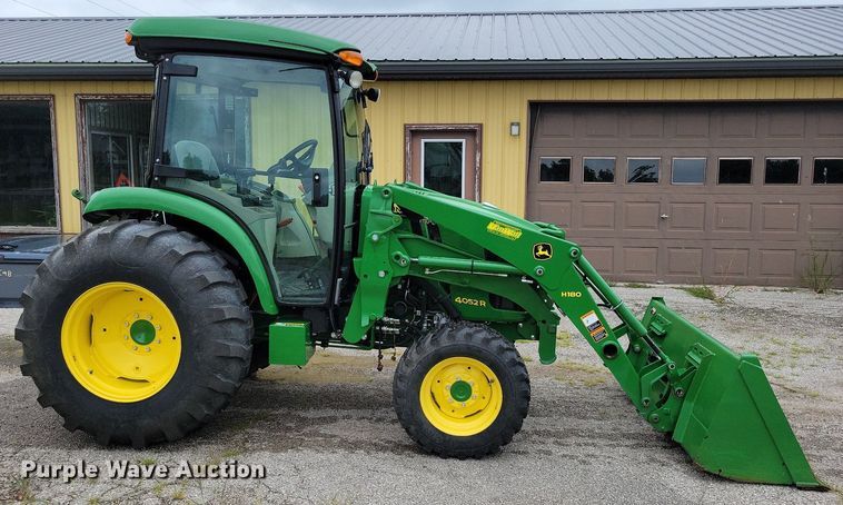 image for item DA7245 2018 John Deere 4052R  MFWD tractor