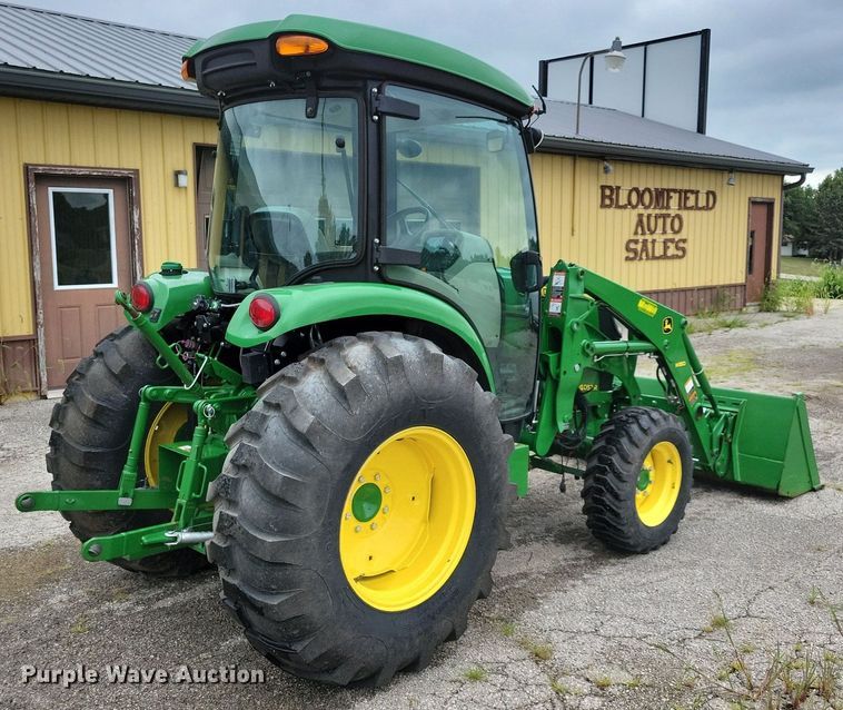image for item DA7245 2018 John Deere 4052R  MFWD tractor