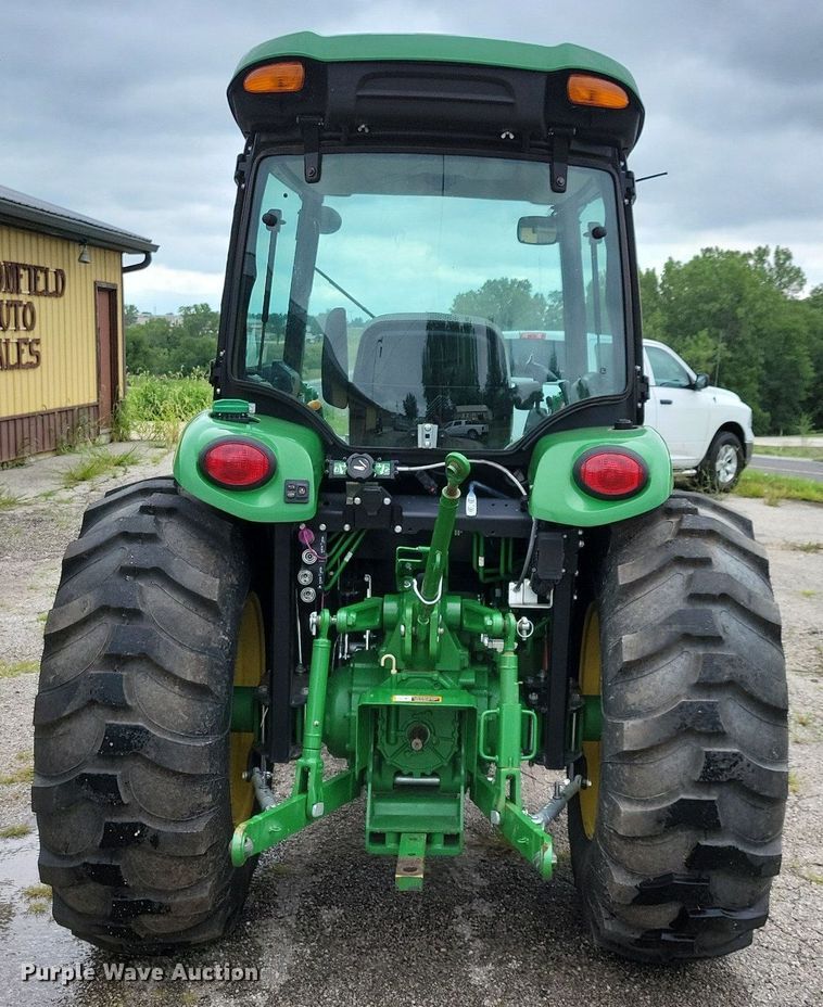 image for item DA7245 2018 John Deere 4052R  MFWD tractor