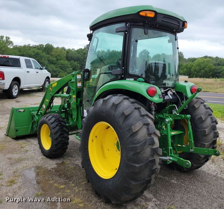 image for item DA7245 2018 John Deere 4052R  MFWD tractor