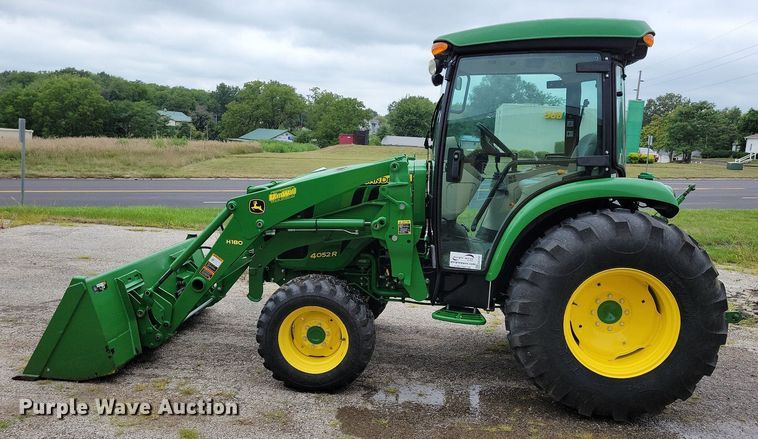 image for item DA7245 2018 John Deere 4052R  MFWD tractor