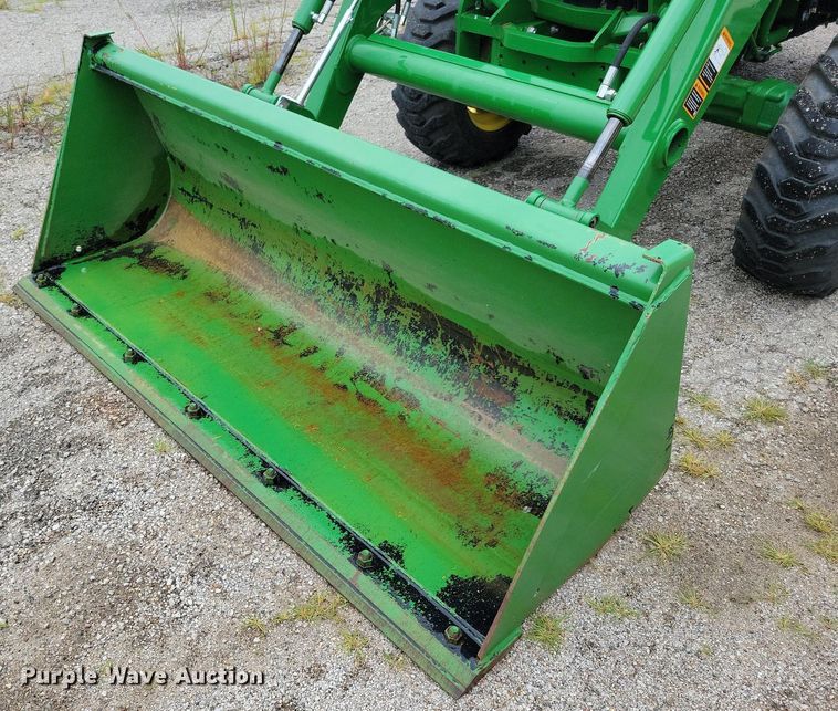 image for item DA7245 2018 John Deere 4052R  MFWD tractor