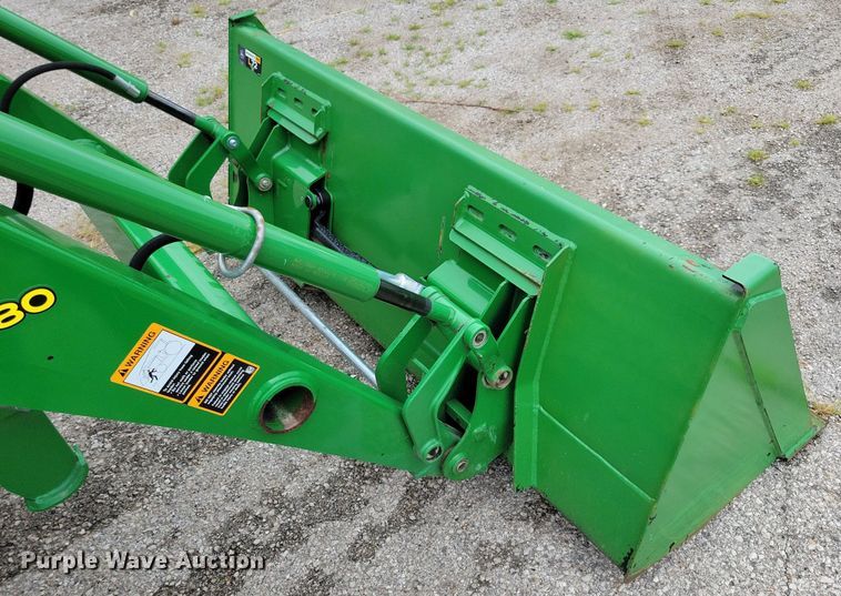 image for item DA7245 2018 John Deere 4052R  MFWD tractor