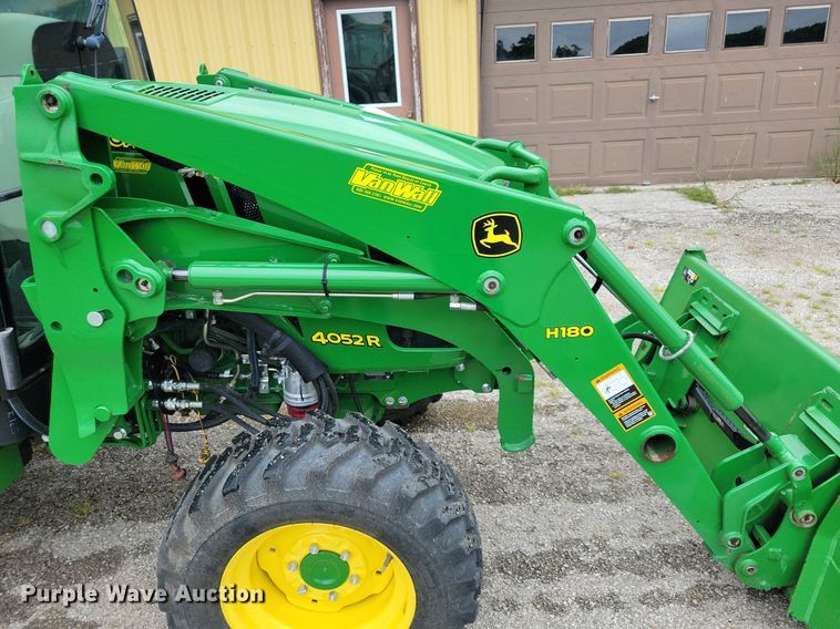 image for item DA7245 2018 John Deere 4052R  MFWD tractor