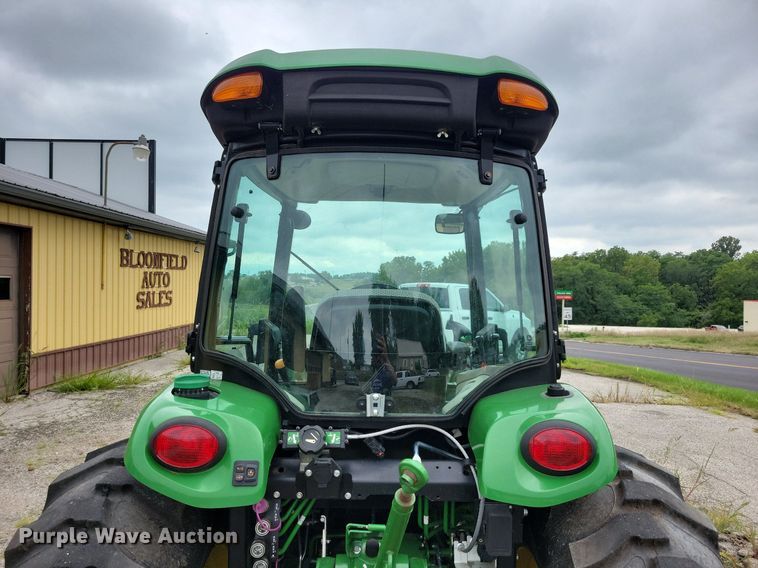 image for item DA7245 2018 John Deere 4052R  MFWD tractor