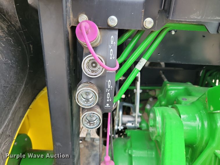 image for item DA7245 2018 John Deere 4052R  MFWD tractor