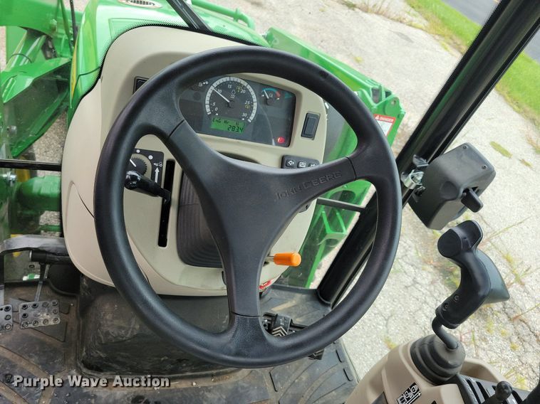 image for item DA7245 2018 John Deere 4052R  MFWD tractor